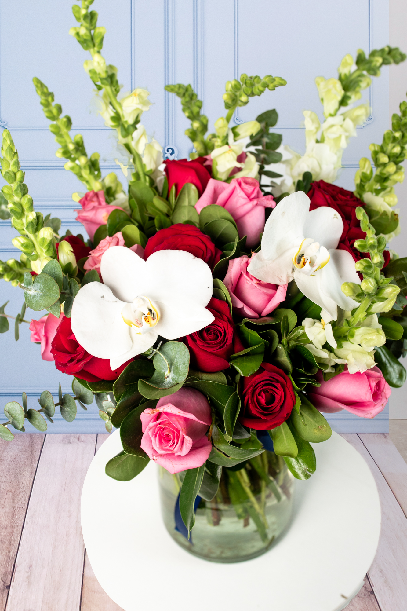 Latido - Arreglo de Rosas Rojas y Rosas con Orquídea