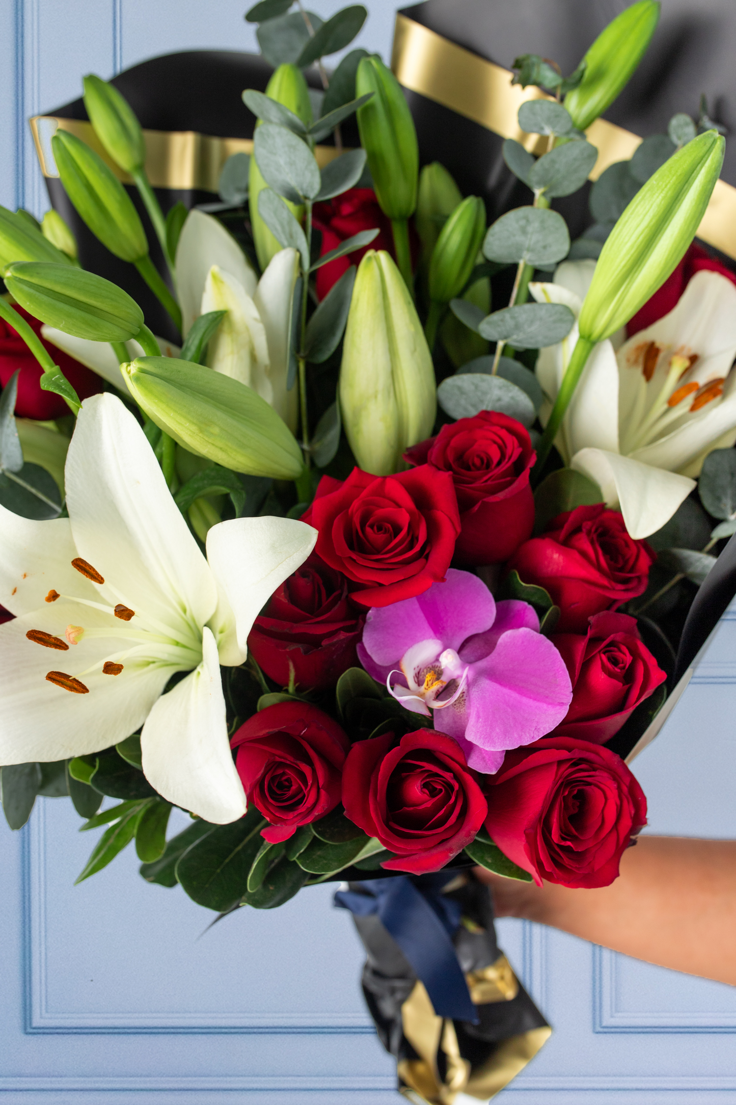 Kioto - Ramo de Rosas Rojas y Lilium Blanca