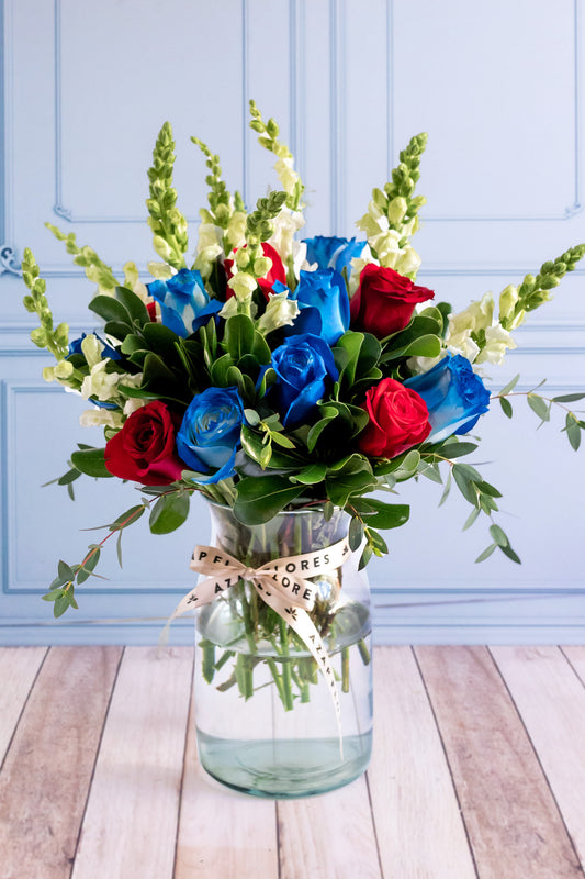 Blueberry - Rosa Azul, Rosa Roja y Perrito Blanco